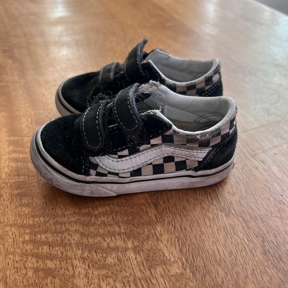 toddler vans size 6, one size 6.5 good condition - Picture 2 of 5